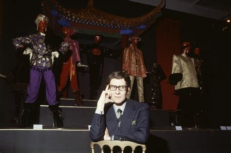 azim oggi mostra d'arte nel museo yves saint laurent|Mostre moda Parigi 2022: quella per i 60 anni di Yves Saint Laurent.